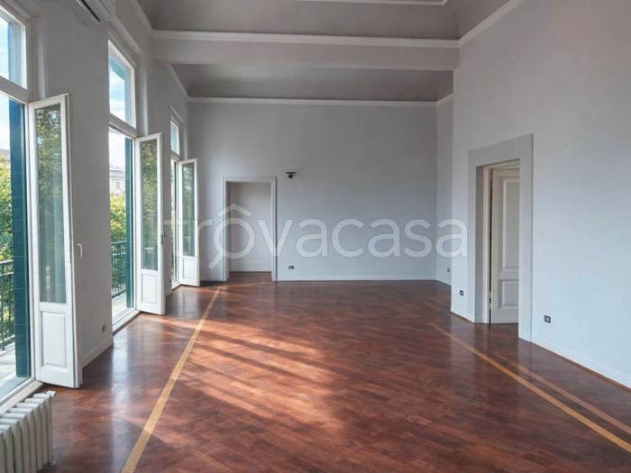 Appartamento con 6 locali in vendita in viale gramsci, D'Azeglio, Firenze