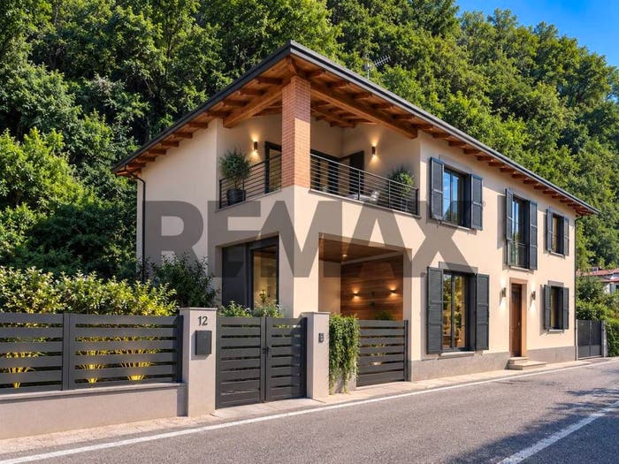 Casa con 6 locali in vendita in Centro, Besozzo
