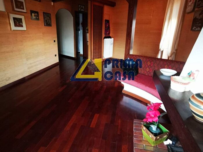 Appartamento con 5 locali in vendita in Via Francesco Acri, Centro Storico, Catanzaro