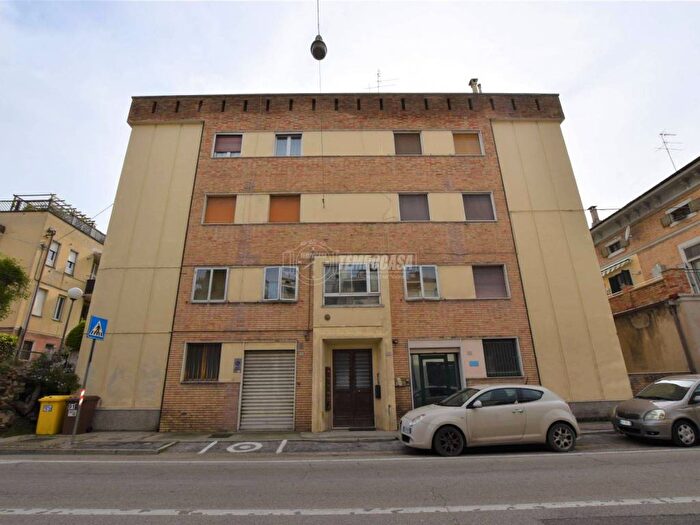 Appartamento quadrilocale in vendita in Corso Giuseppe Garibaldi, Porto San Giorgio