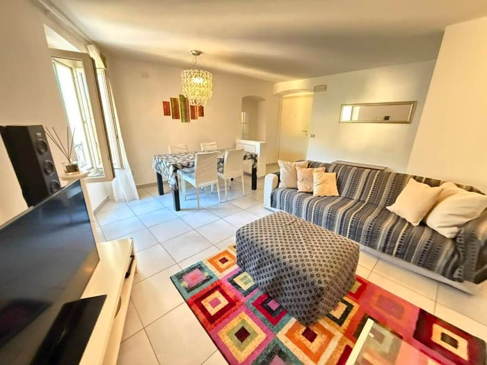 Appartamento con 5 locali in vendita in Centro, Massa
