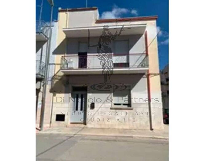 Appartamento con 6 locali in vendita in Via Claudio Galeno, Monticelli Croci, Andria