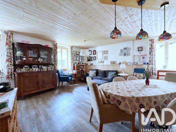 Appartamento con 5 locali in vendita in Via Vellutai, Centro, Ala