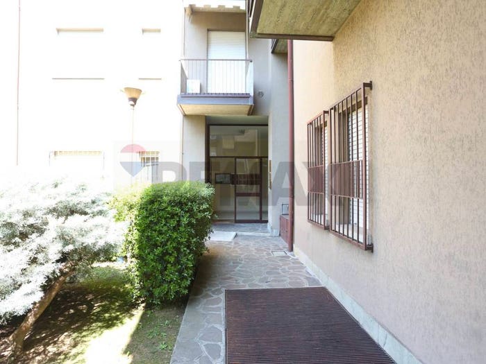 Appartamento trilocale in vendita in Via Vittorio veneto, Bonate Sotto