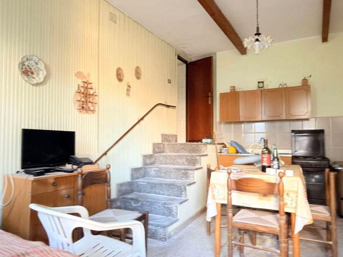 Casa quadrilocale in vendita in Vico Pola, Condrò