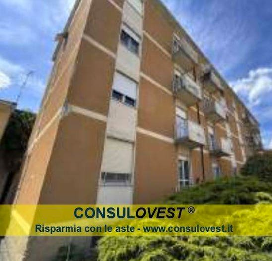 Appartamento trilocale in vendita in Via Flavio Gioia, San Michele, Busto Arsizio