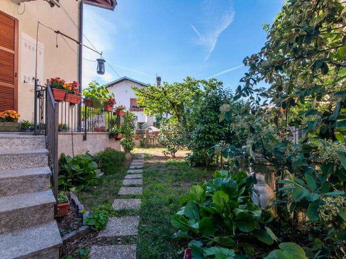 Casa quadrilocale in vendita in Via della Banchetta, Lonate Ceppino
