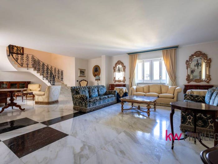 Casa con 6 locali in vendita in Via San Vincenzo de' Paoli, Centro, Galatina