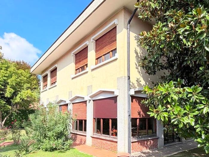 Casa con 6 locali in vendita in Via Beniamino Gigli, Trezzano sul Naviglio