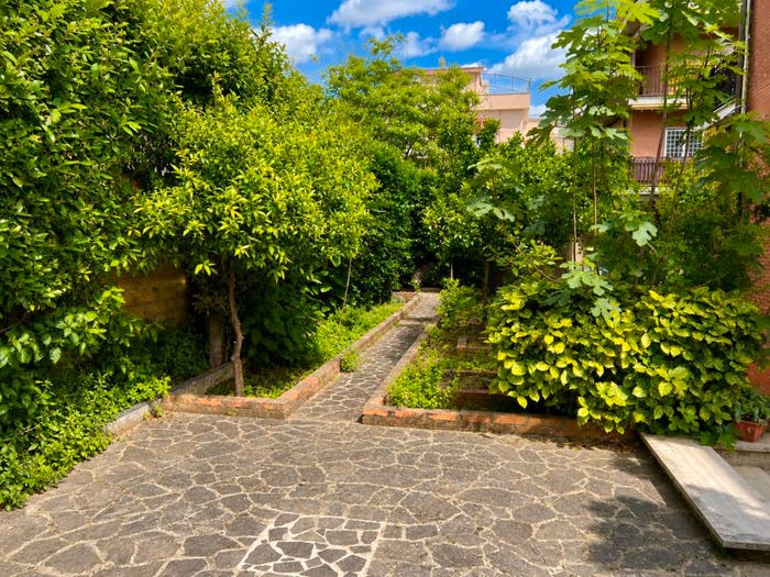 Appartamento trilocale in vendita in Via Lainate, Labaro, Roma