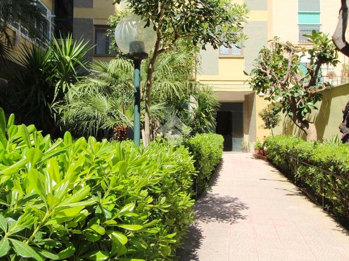 Appartamento quadrilocale in vendita in Via Imperatore Costantino, Commenda, Brindisi