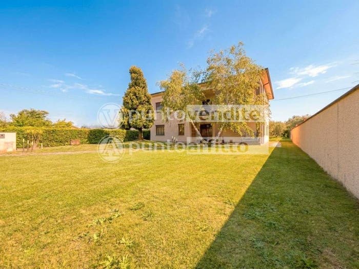 Casa con 6 locali in vendita in Via di Liso, Lammari Lunata, Capannori