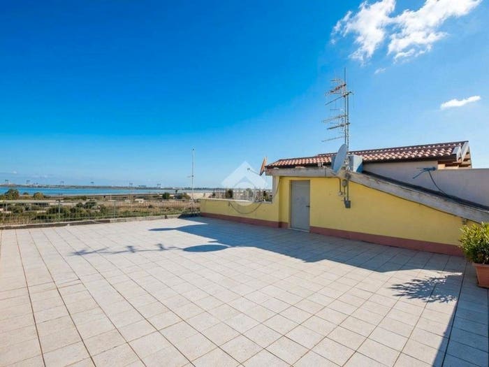 Appartamento trilocale in vendita in Via Santa Gilla, Santa Gilla Sant'Avendrace, Cagliari