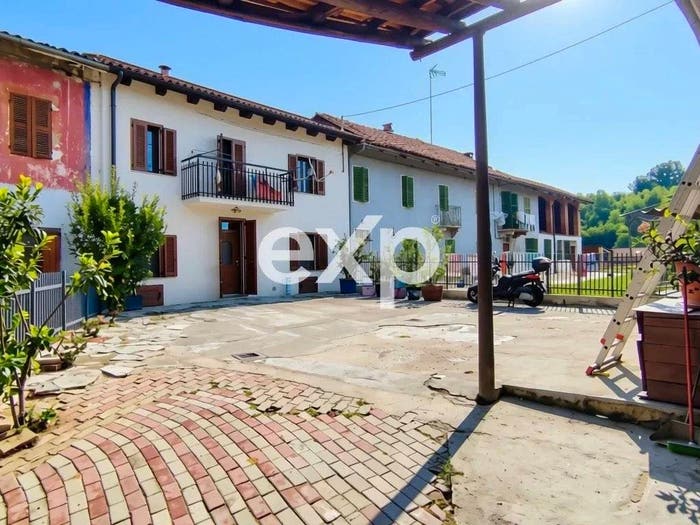 Casa con 6 locali in vendita in Via Montechiaro, Villa San Secondo