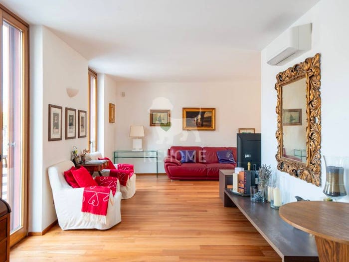 Casa con 6 locali in vendita in Via Alessandro Volta, Centro, Grado
