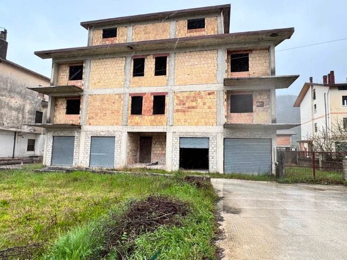 Casa in vendita in Via Polveriera, Centro, Capistrello