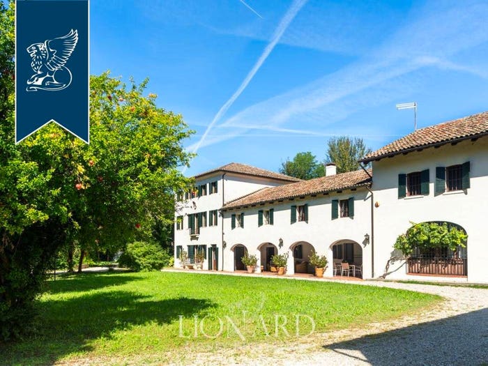 Casa con 6 locali in vendita in Centro, Carbonera