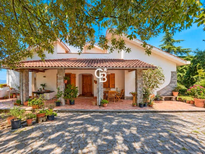 Casa con 6 locali in vendita in Strada Chiesuola, Bagnaia La Quercia, Viterbo