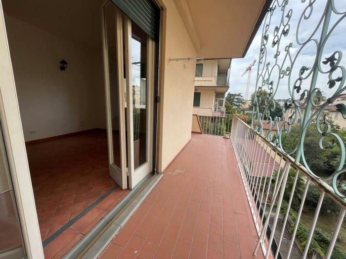 Appartamento con 5 locali in vendita in Via Solferino, Borgo Ognissanti Il Prato, Firenze