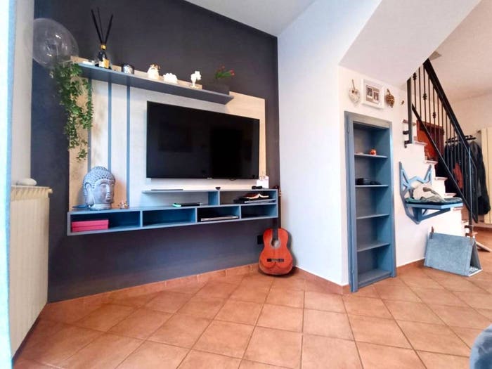 Appartamento con 5 locali in vendita in Via San Leonardo, Marina di Massa Centro, Massa