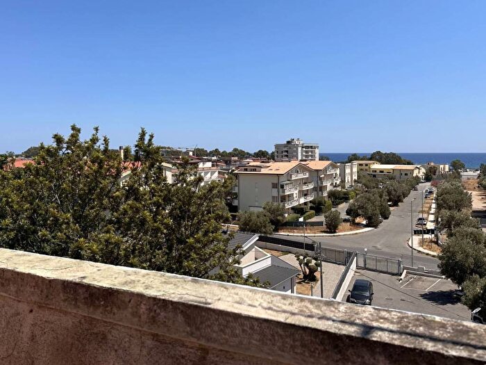Appartamento trilocale in vendita in Via Cagliari, Catanzaro Lido, Catanzaro
