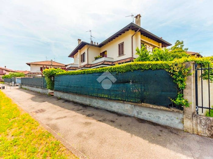 Casa trilocale in vendita in Via Mallero, Centro, Lainate