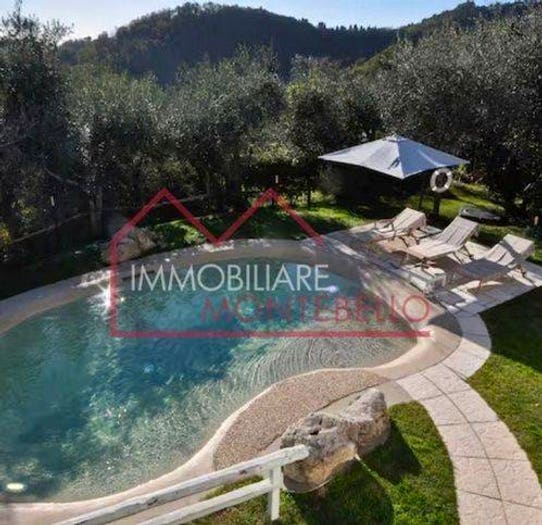 Casa con 5 locali in vendita in Via Montebello, Camaiore Paese, Camaiore