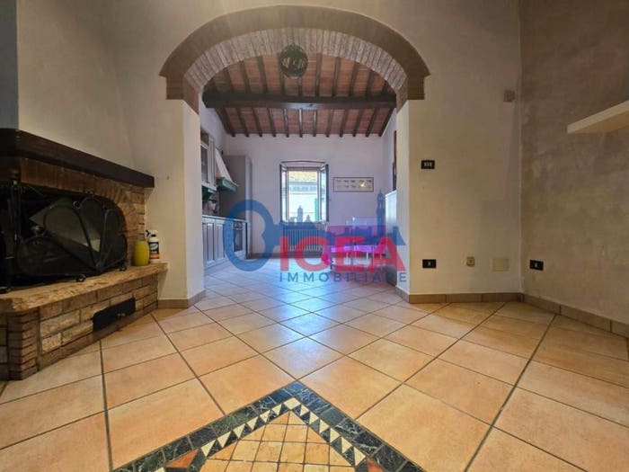 Appartamento trilocale in vendita in Via Romana, Staggia, Poggibonsi