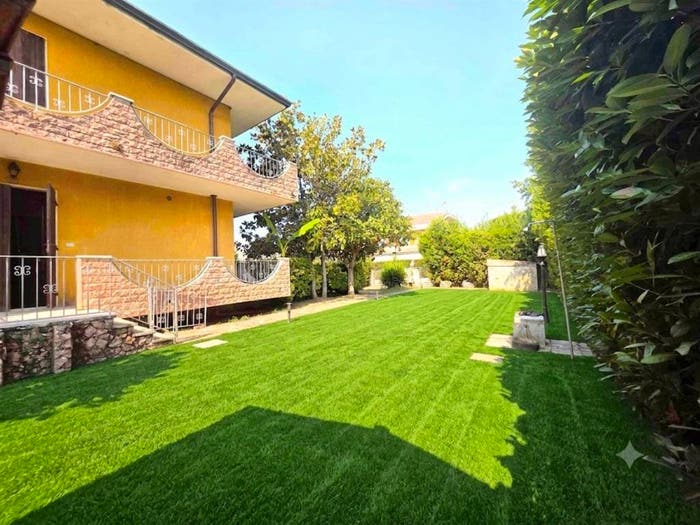 Casa con 6 locali in vendita in Marina Verde Renella, Montignoso