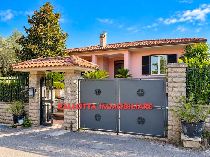 Casa trilocale in vendita in Strada MontecchioScomparti, Capodimonte