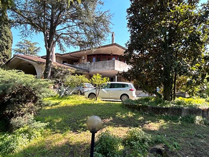 Casa con 6 locali in vendita in Via Scuderlando, Beccacivetta Azzano, Castel d'Azzano