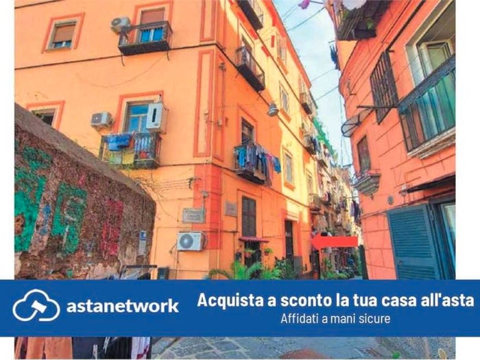 Appartamento con 6 locali in vendita in Via S Mandato, Piazza Canneto Salvator Rosa, Napoli