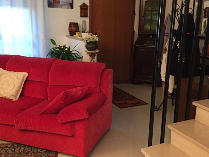 Casa con 5 locali in vendita in via saturno meletti, Rosciano, Fano