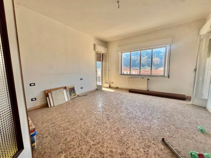 Appartamento con 6 locali in vendita in Centro, Massa