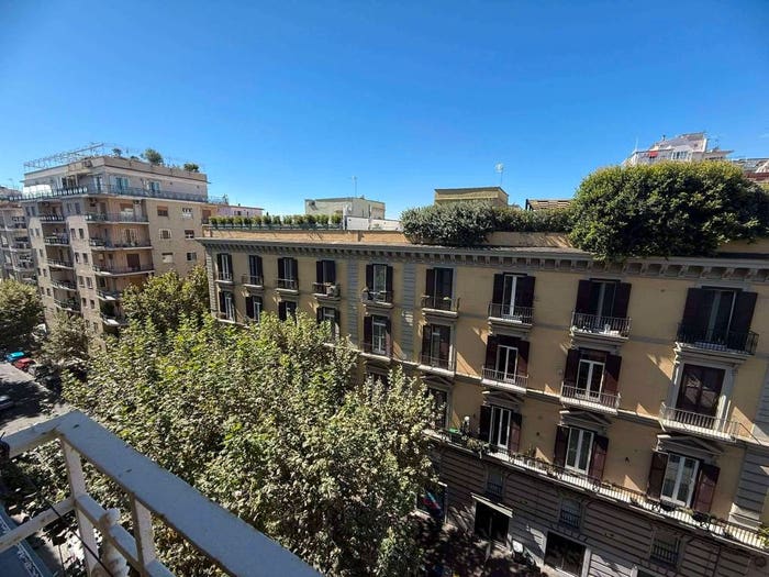 Appartamento quadrilocale in vendita in via Raffaele Morghen, Vomero, Napoli