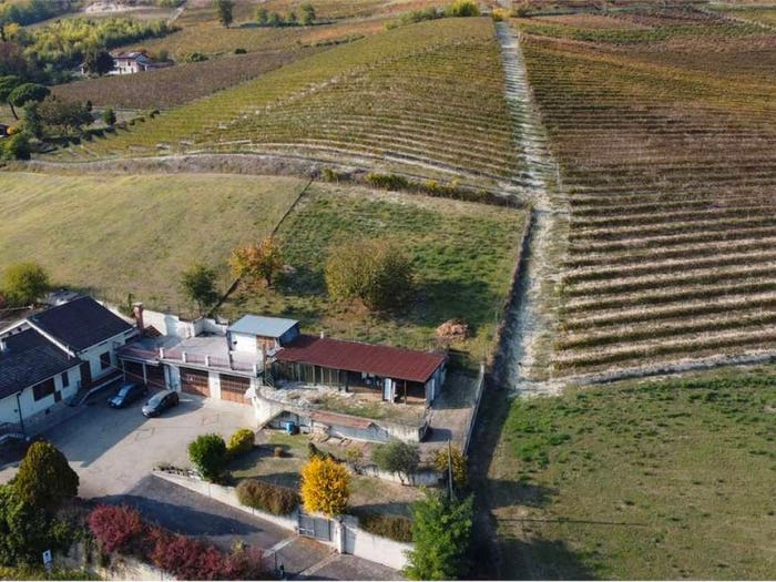 Casa con 6 locali in vendita in Agliano Terme