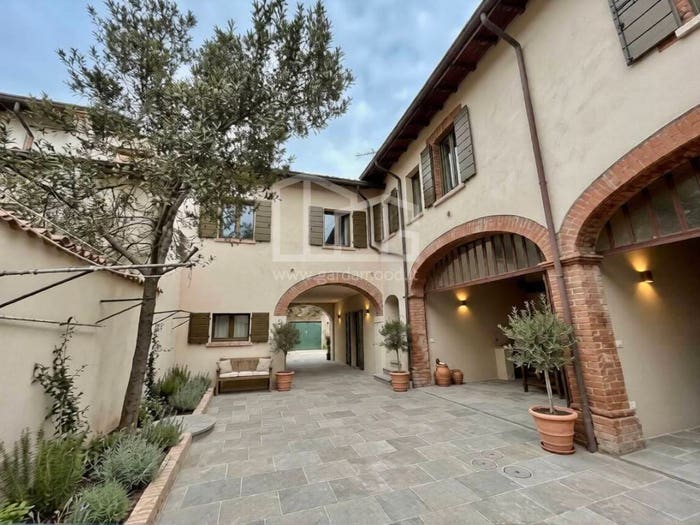 Casa con 6 locali in vendita in via Porta Antica, Centro, Cavriana