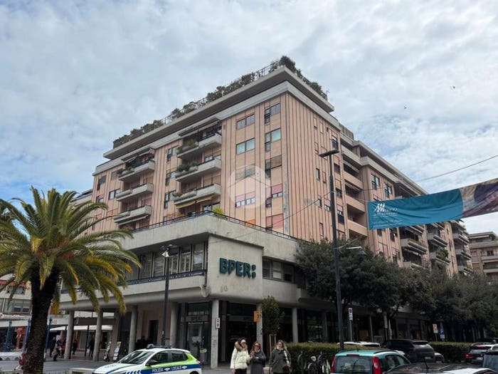 Appartamento con 5 locali in vendita in Piazza della Rinascita, Piazza Salotto Corso Umberto, Pescara