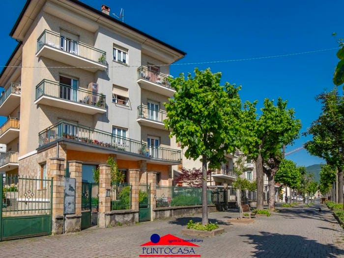 Appartamento quadrilocale in vendita in Viale Stazione, Centro, Dronero