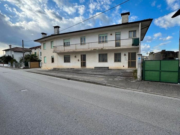 Casa con 6 locali in vendita in Via della Vittoria, Privano, Bagnaria Arsa