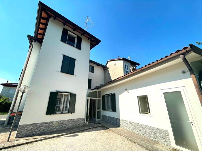 Casa quadrilocale in vendita in Via Torino, Vat Paderno, Udine
