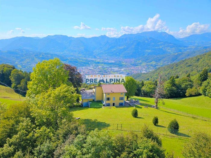 Casa con 6 locali in vendita in Loc Poiana, Peia