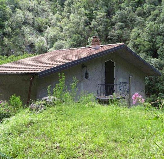 Casa con 6 locali in vendita in Via Colletto, Fivizzano