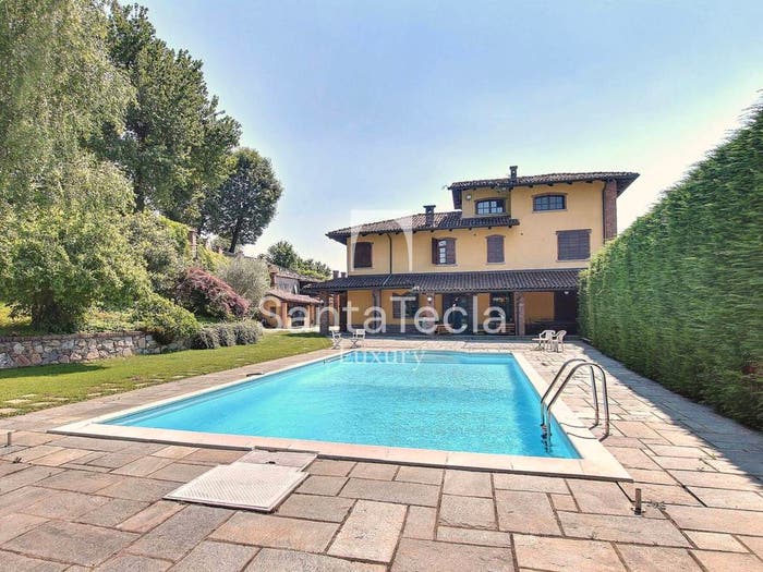 Casa con 6 locali in vendita in via Avvocato Ferdinando Rondolino, Cavaglià