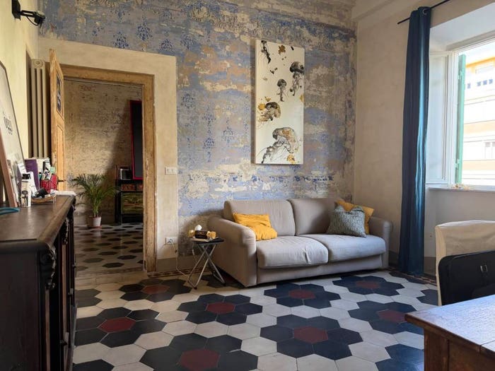 Appartamento con 6 locali in vendita in Zola Galilei, Livorno