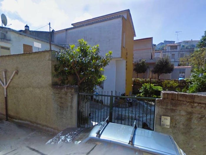 Casa con 6 locali in vendita in Via Grazia Deledda, Lula
