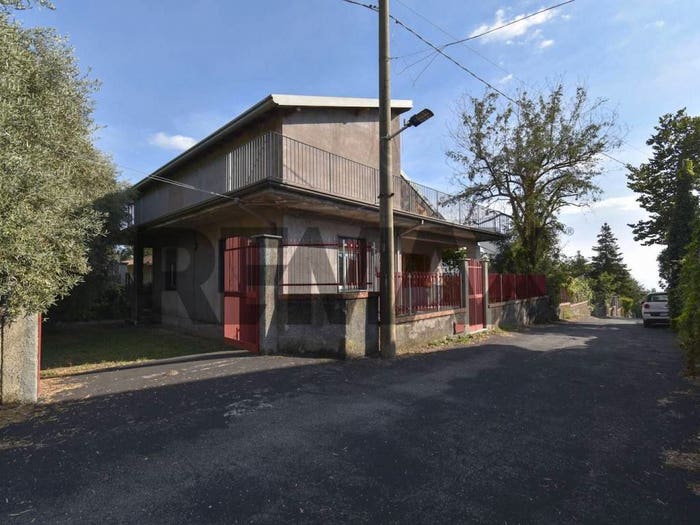 Casa trilocale in vendita in Via Cutore Rizzo, Ragalna