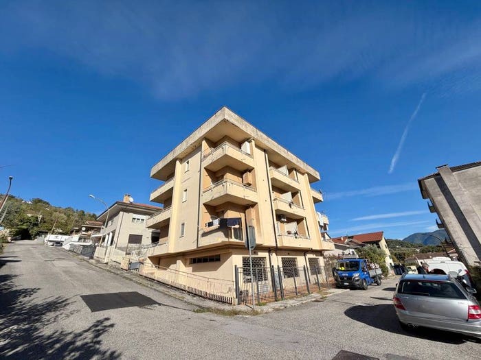 Appartamento trilocale in vendita in Via dei Normanni, Atina Inferiore, Atina