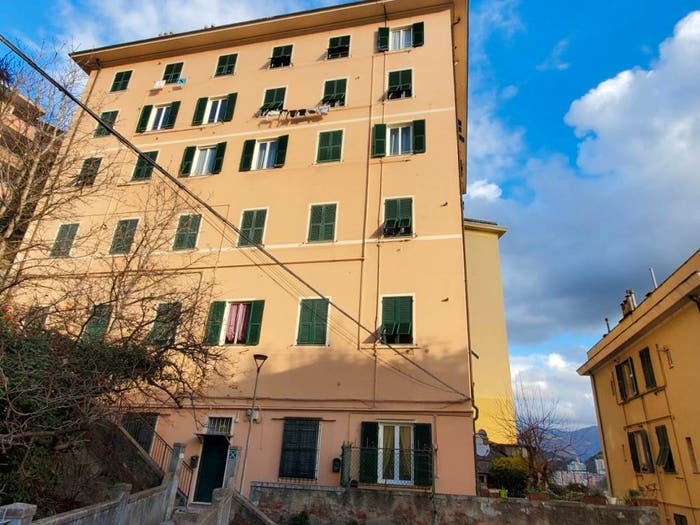 Appartamento trilocale in vendita in Via Antonio Burlando, Staglieno, Genova