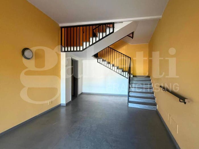 Appartamento con 5 locali in vendita in Via Vittorio Veneto, Centro, Ponte dell'Olio